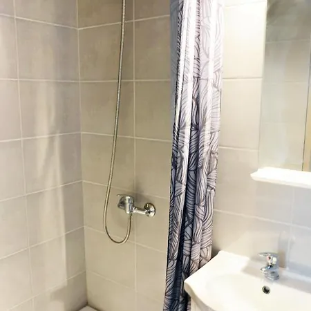 Lodge Pod Orzechem - domki Dziwnówek-Wrzosowo *