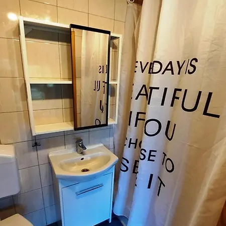 Деревянный коттедж Letniskowe Pod Orzechem Dziwnowek-wrzosowo Wrzosowo (Kamien)