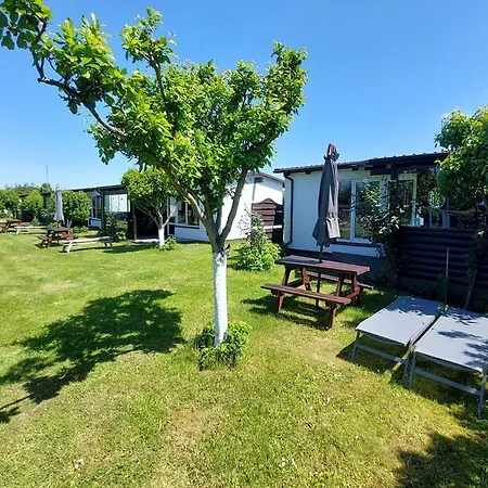 Lodge Pod Orzechem - domki Dziwnówek-Wrzosowo *